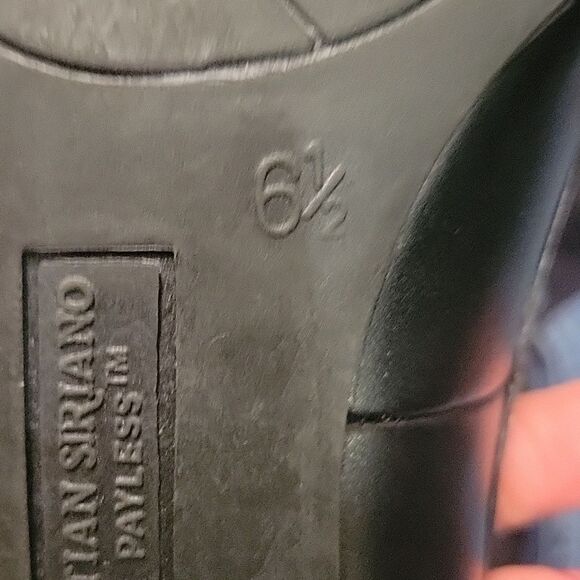 Christian Siriano Studded Heels Pointed Toe Black 4" Stiletto Women 6.5 Rockstud - Picture 4 of 4